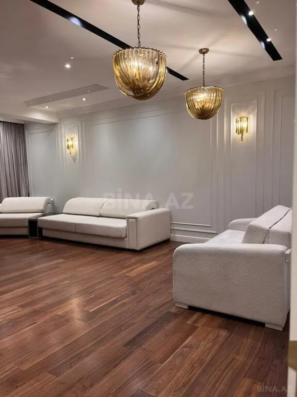 Kirayə verilir 4 otaqlı mənzil 210 m²