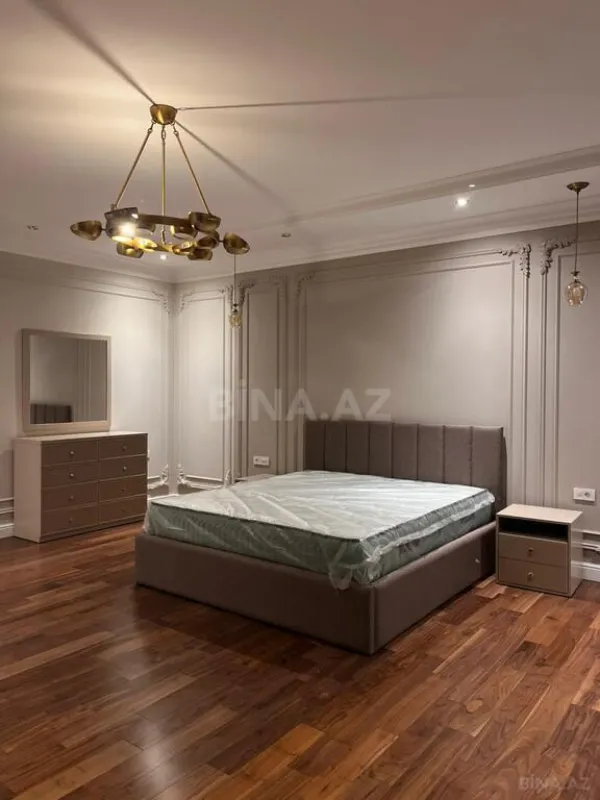 Kirayə verilir 4 otaqlı mənzil 210 m²