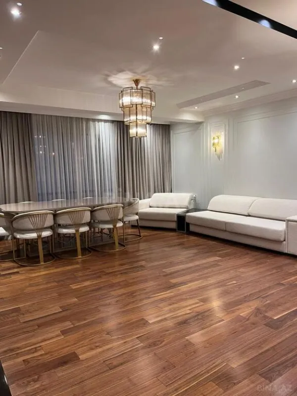 Kirayə verilir 4 otaqlı mənzil 210 m²