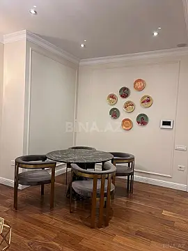 Kirayə verilir 4 otaqlı mənzil 210 m²