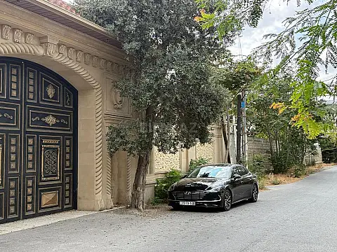 Satılır 14 otaqlı həyət evi 1900 m²