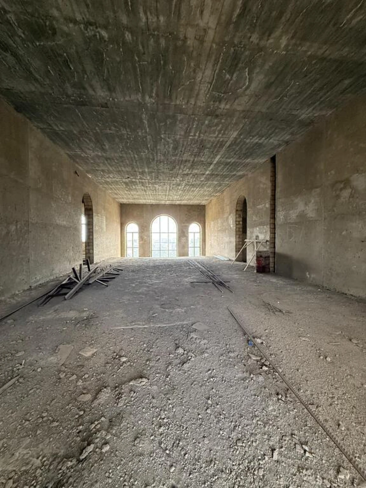 Satılır 14 otaqlı həyət evi 1900 m²