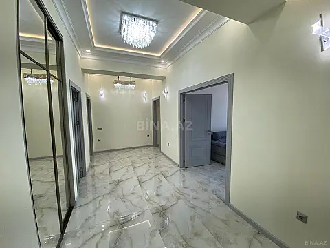 Satılır 4 otaqlı mənzil 121 m²