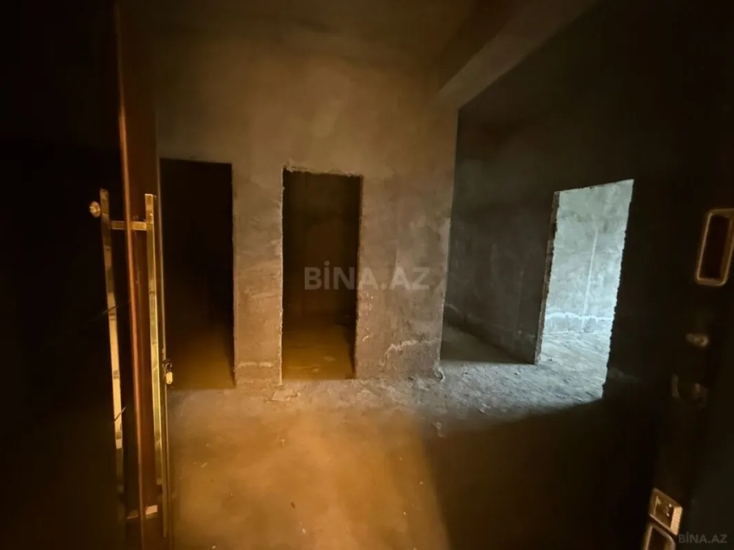 Satılır 3 otaqlı mənzil 125 m²