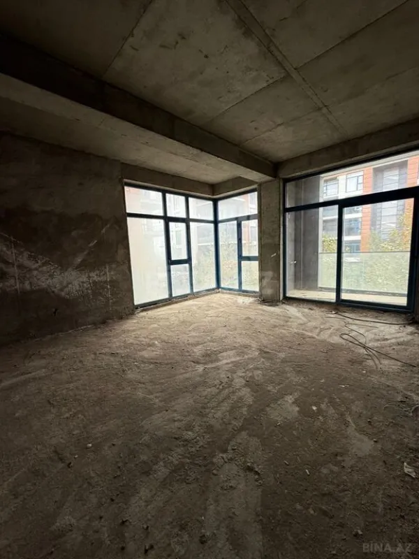 Satılır 3 otaqlı mənzil 125 m²