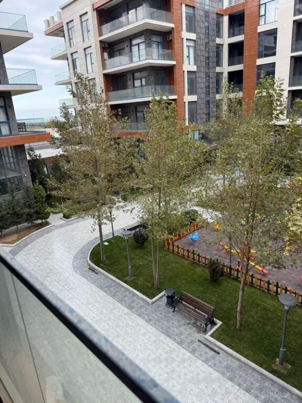 Satılır 3 otaqlı mənzil 125 m²