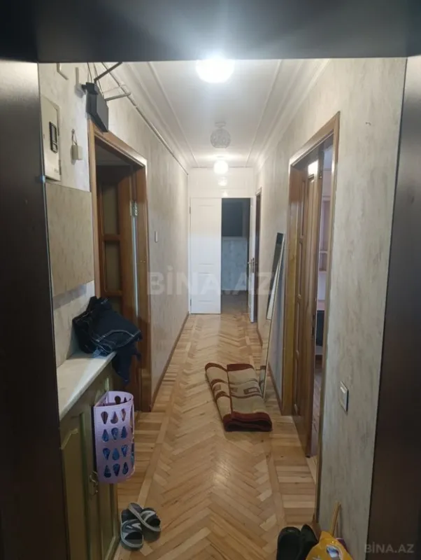 Satılır 5 otaqlı mənzil 130 m²