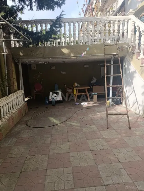 Satılır 5 otaqlı mənzil 130 m²