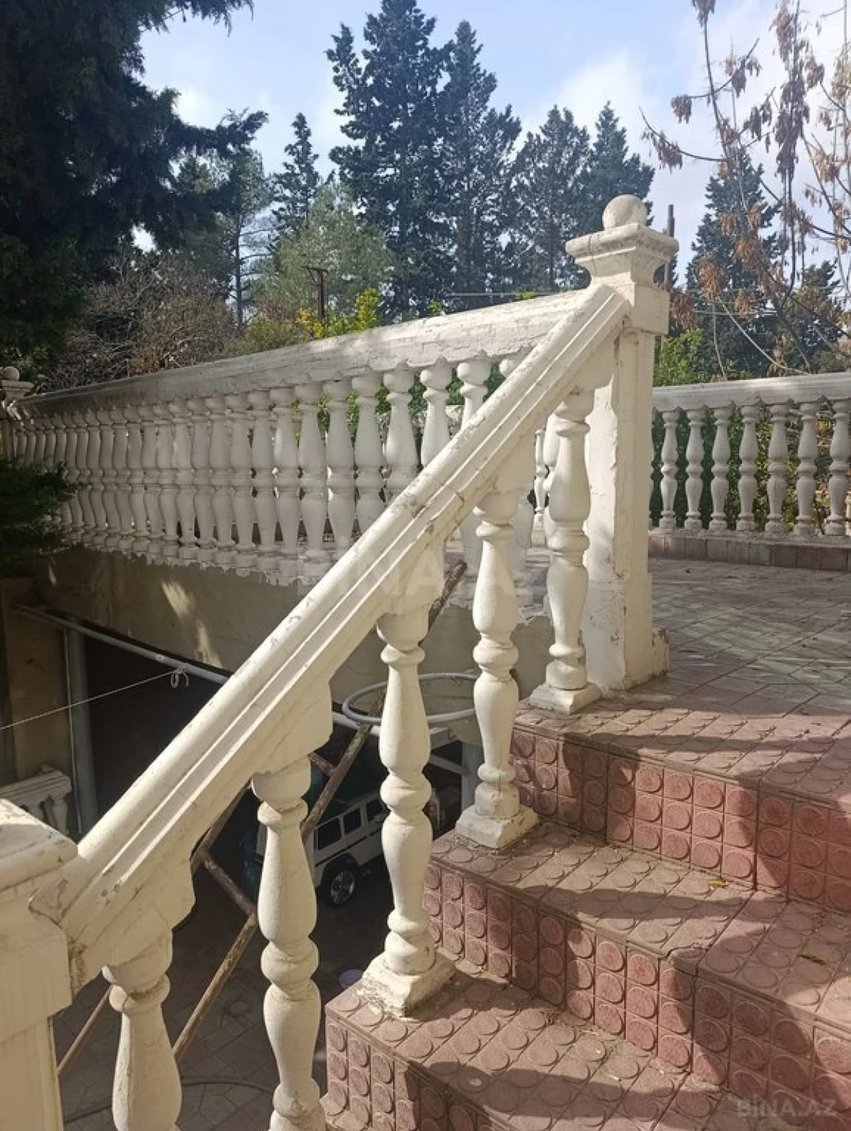 Satılır 5 otaqlı mənzil 130 m²