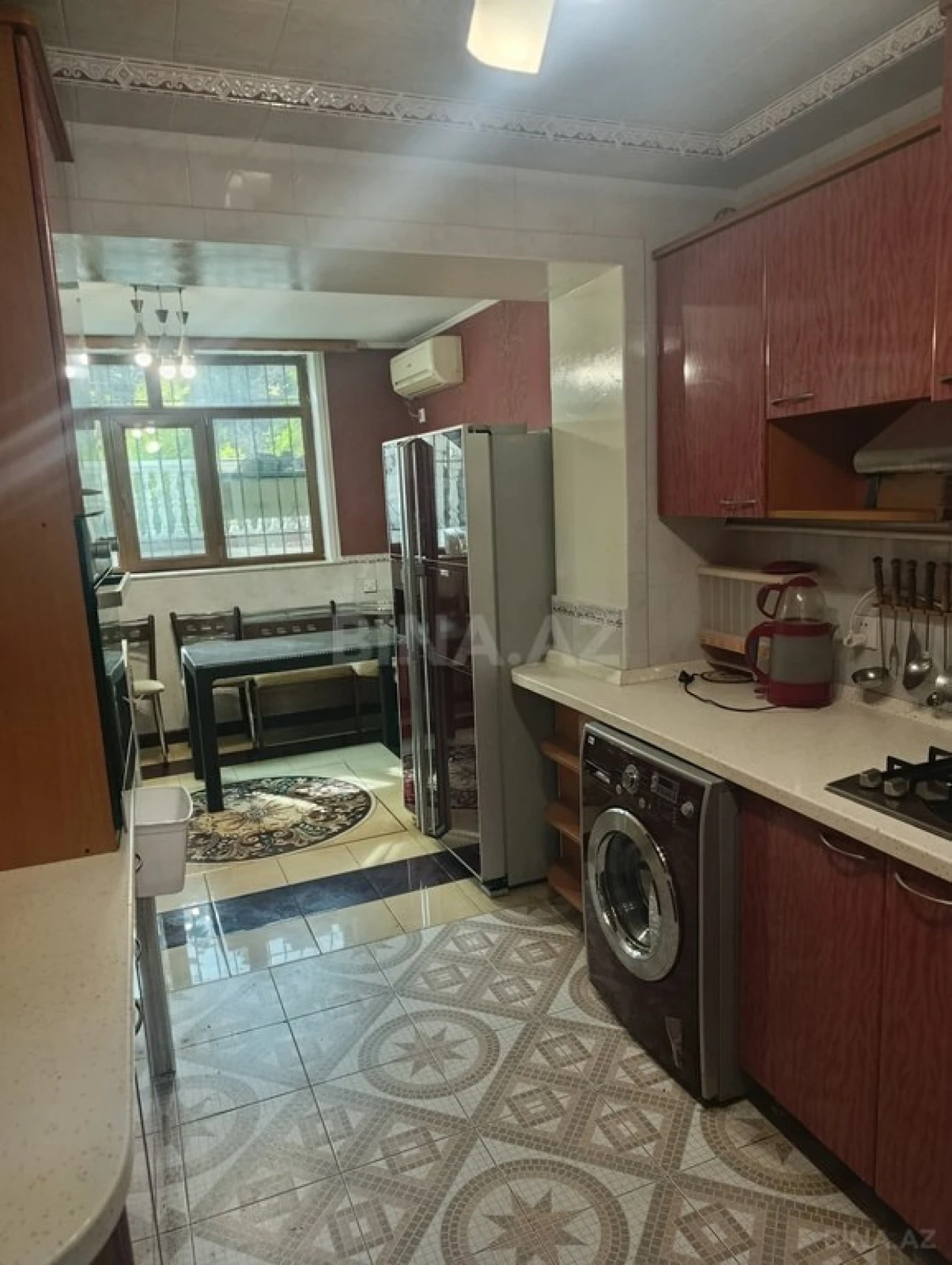 Satılır 5 otaqlı mənzil 130 m²