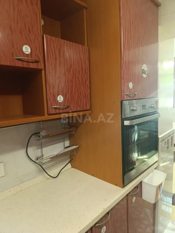 Satılır 5 otaqlı mənzil 130 m²