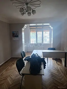 Satılır 5 otaqlı mənzil 130 m²