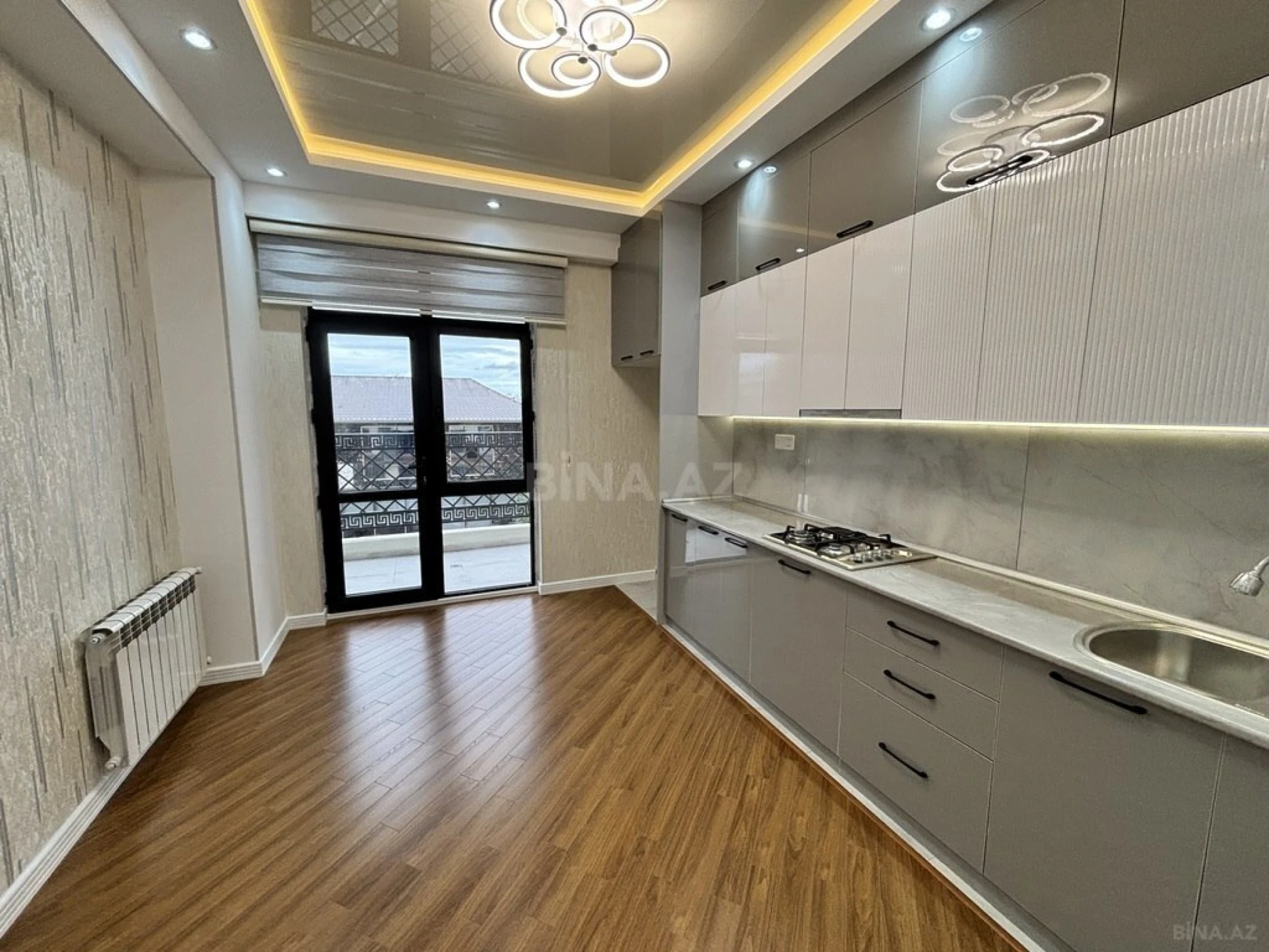 Satılır 2 otaqlı mənzil 88 m²