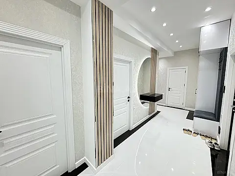 Satılır 2 otaqlı mənzil 88 m²