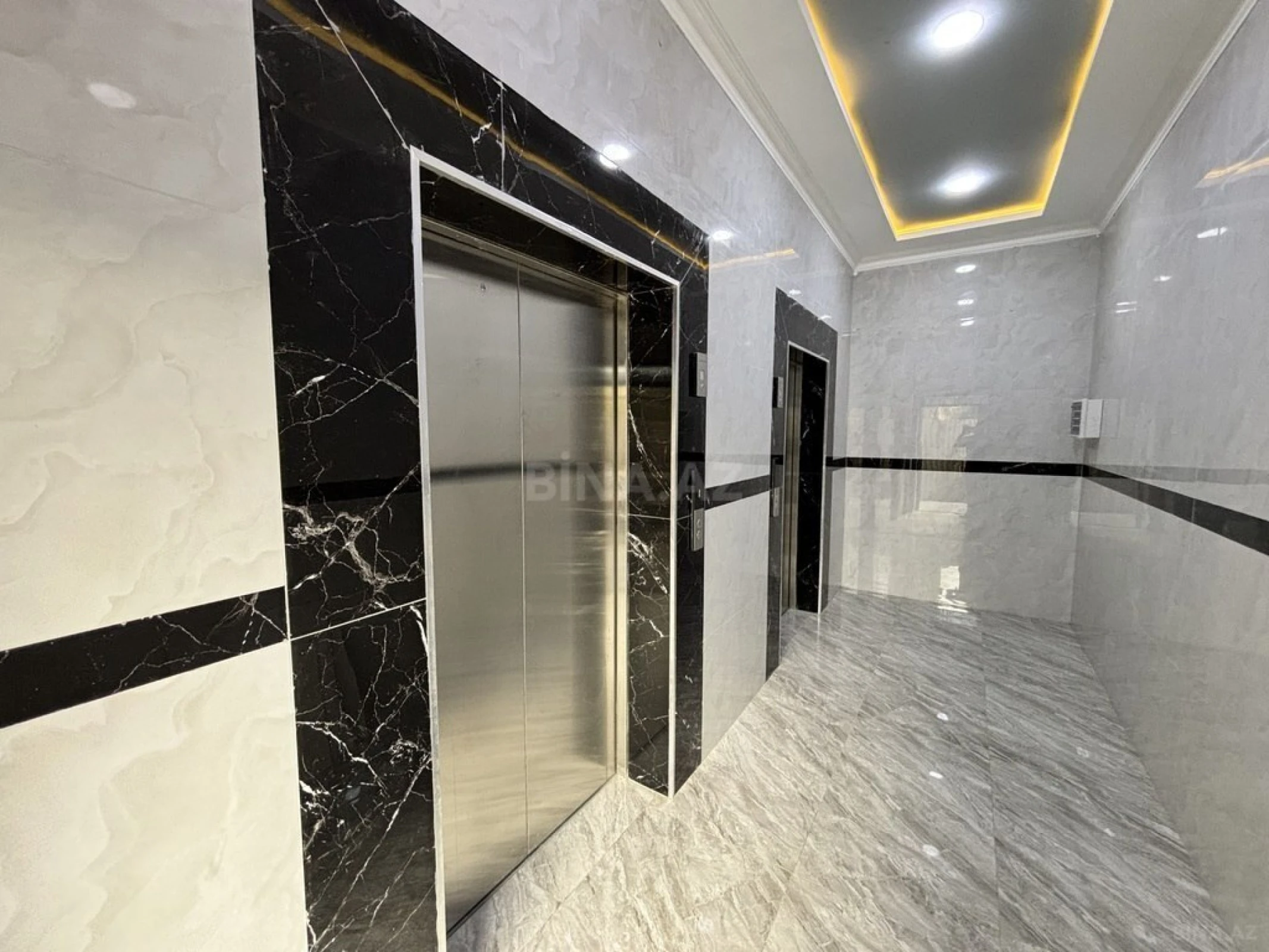 Satılır 2 otaqlı mənzil 88 m²