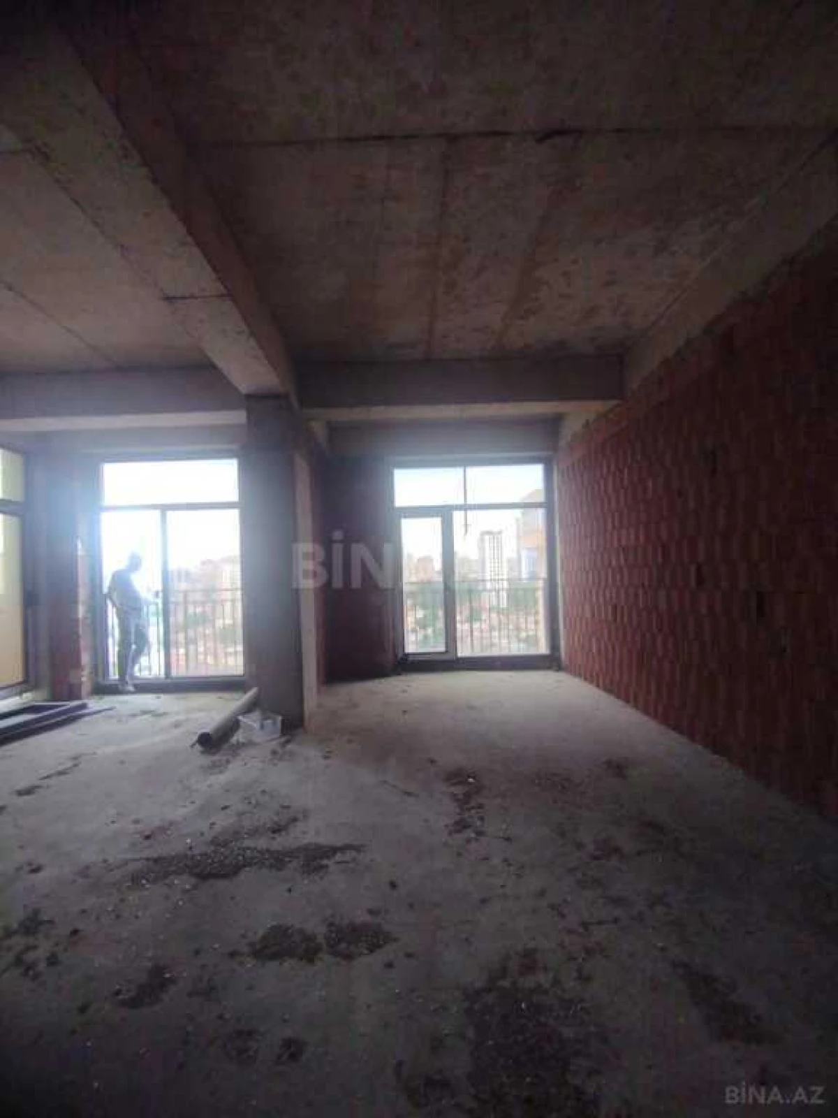 Satılır 3 otaqlı mənzil 112 m²
