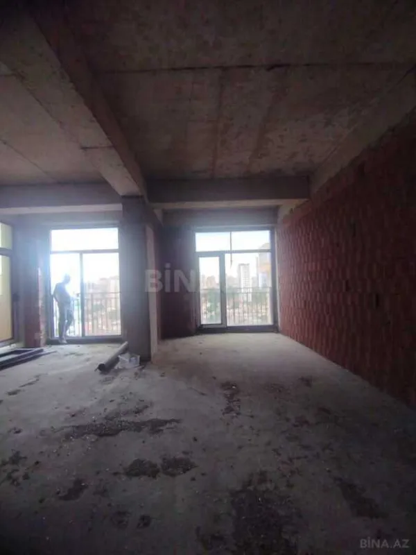 Satılır 3 otaqlı mənzil 112 m²