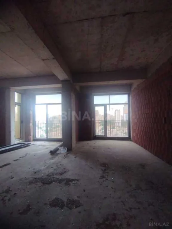 Satılır 3 otaqlı mənzil 112 m²