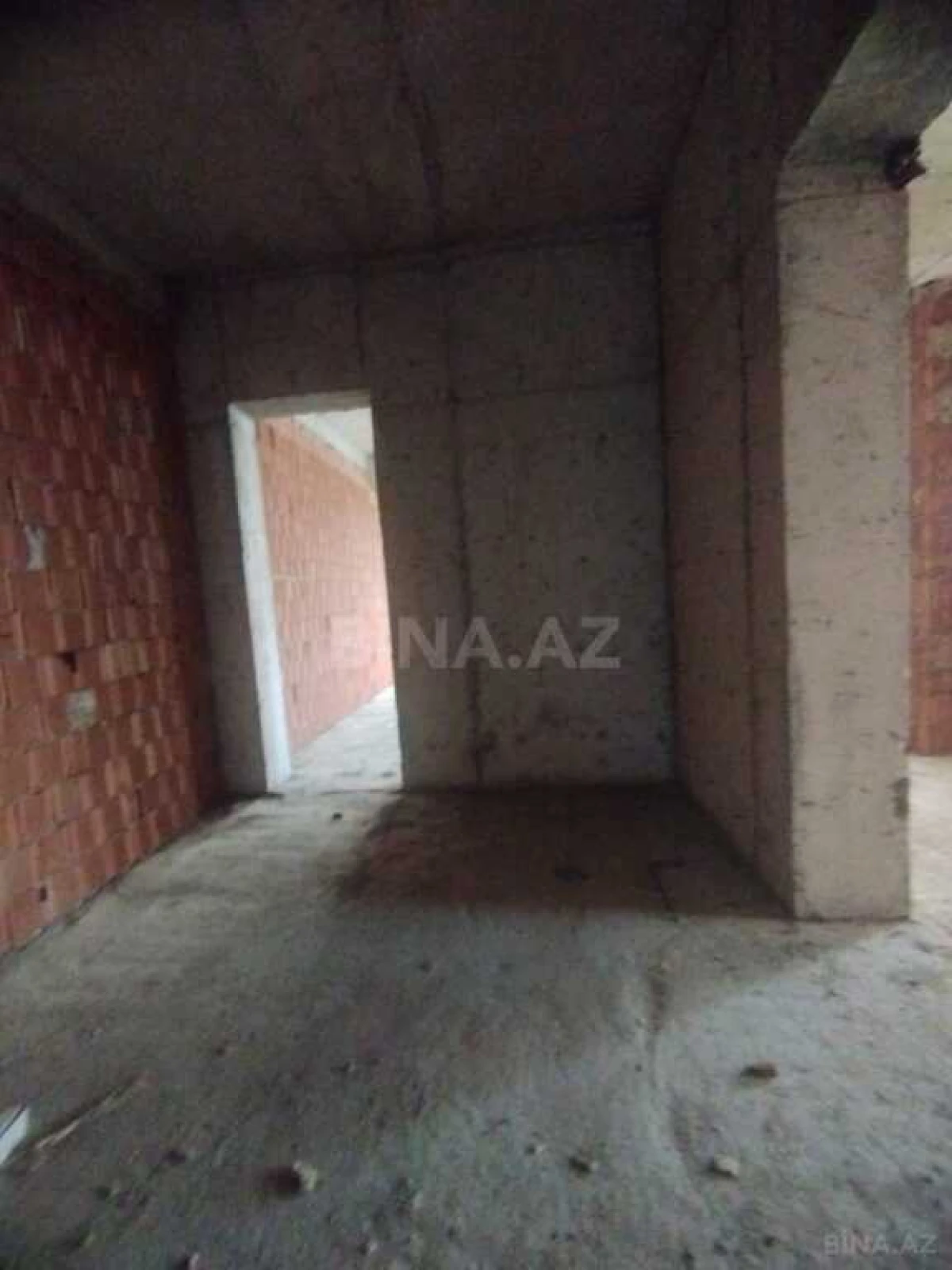 Satılır 3 otaqlı mənzil 112 m²