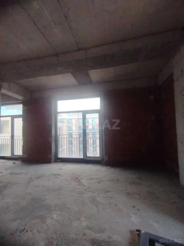 Satılır 3 otaqlı mənzil 112 m²