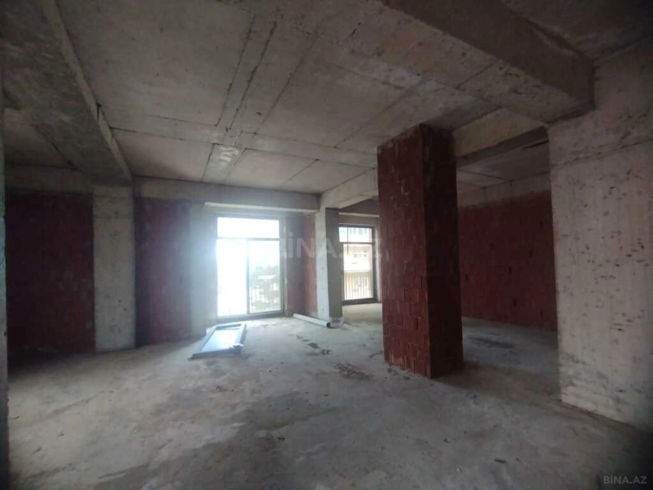 Satılır 3 otaqlı mənzil 112 m²