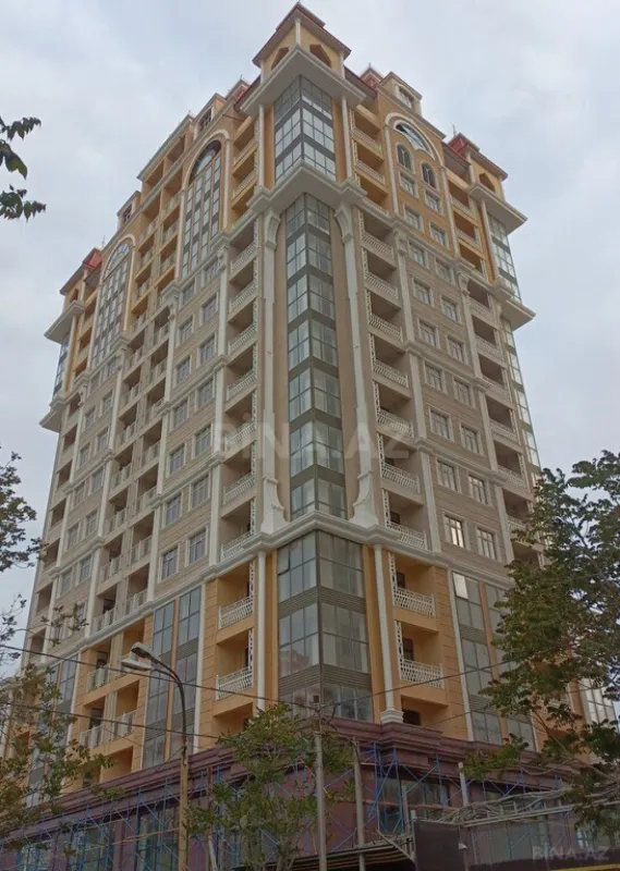 Satılır 3 otaqlı mənzil 112 m²