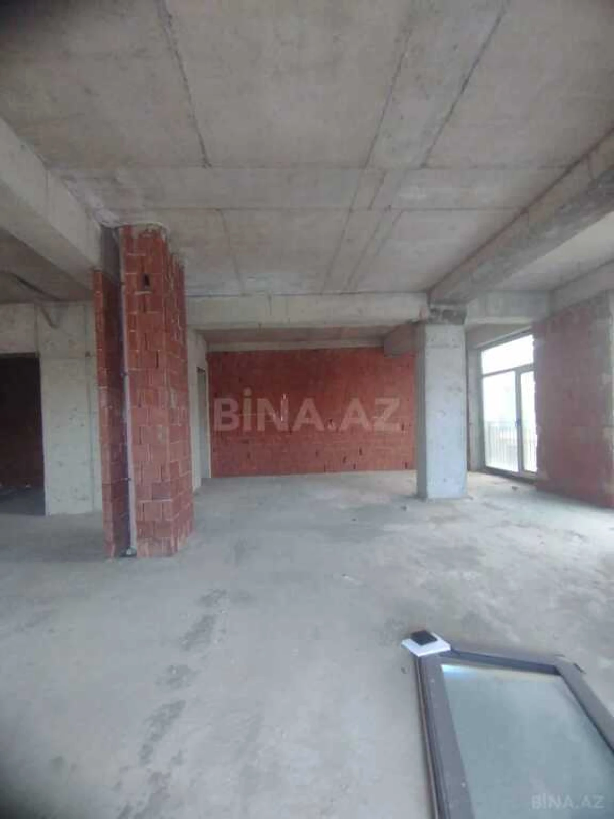 Satılır 3 otaqlı mənzil 112 m²
