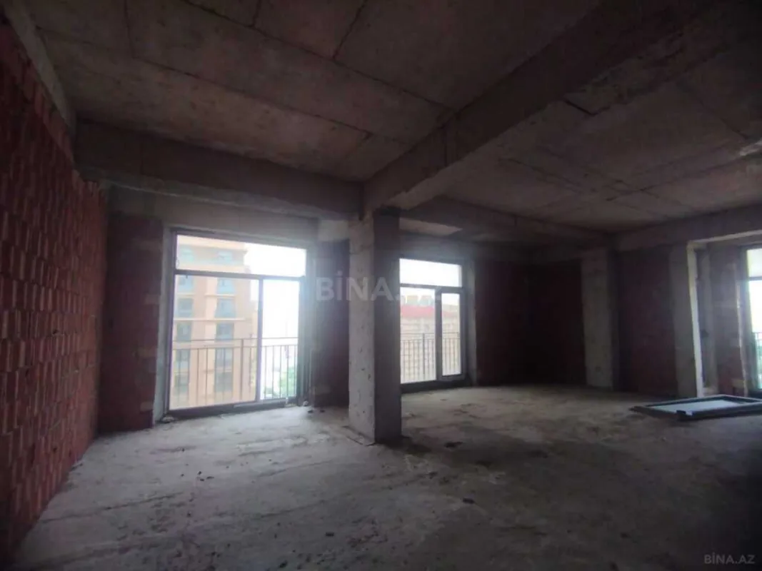 Satılır 3 otaqlı mənzil 112 m²