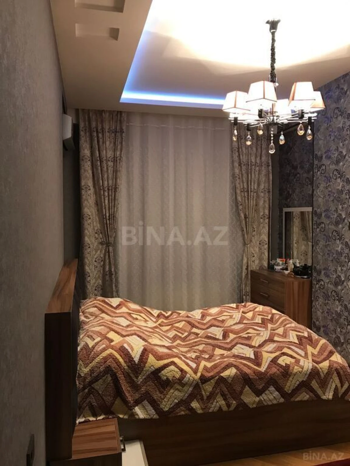 Satılır 3 otaqlı mənzil 115 m²