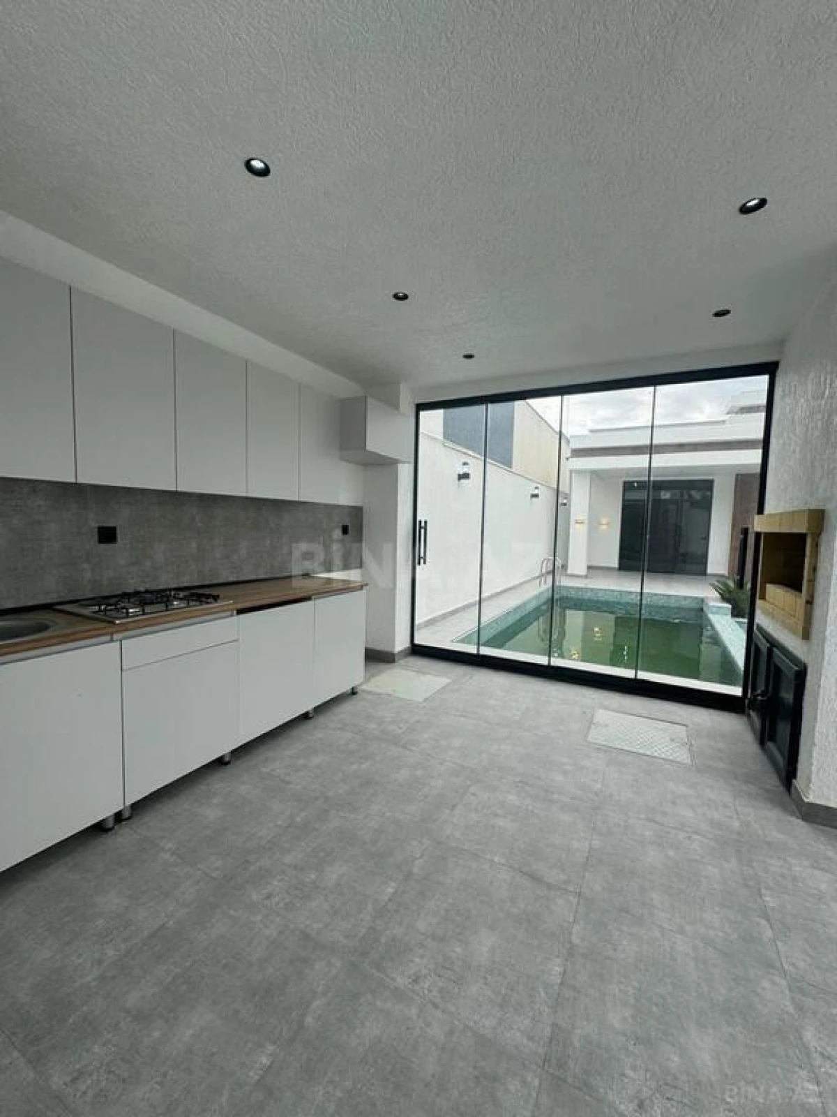 Satılır 4 otaqlı həyət evi 160 m²