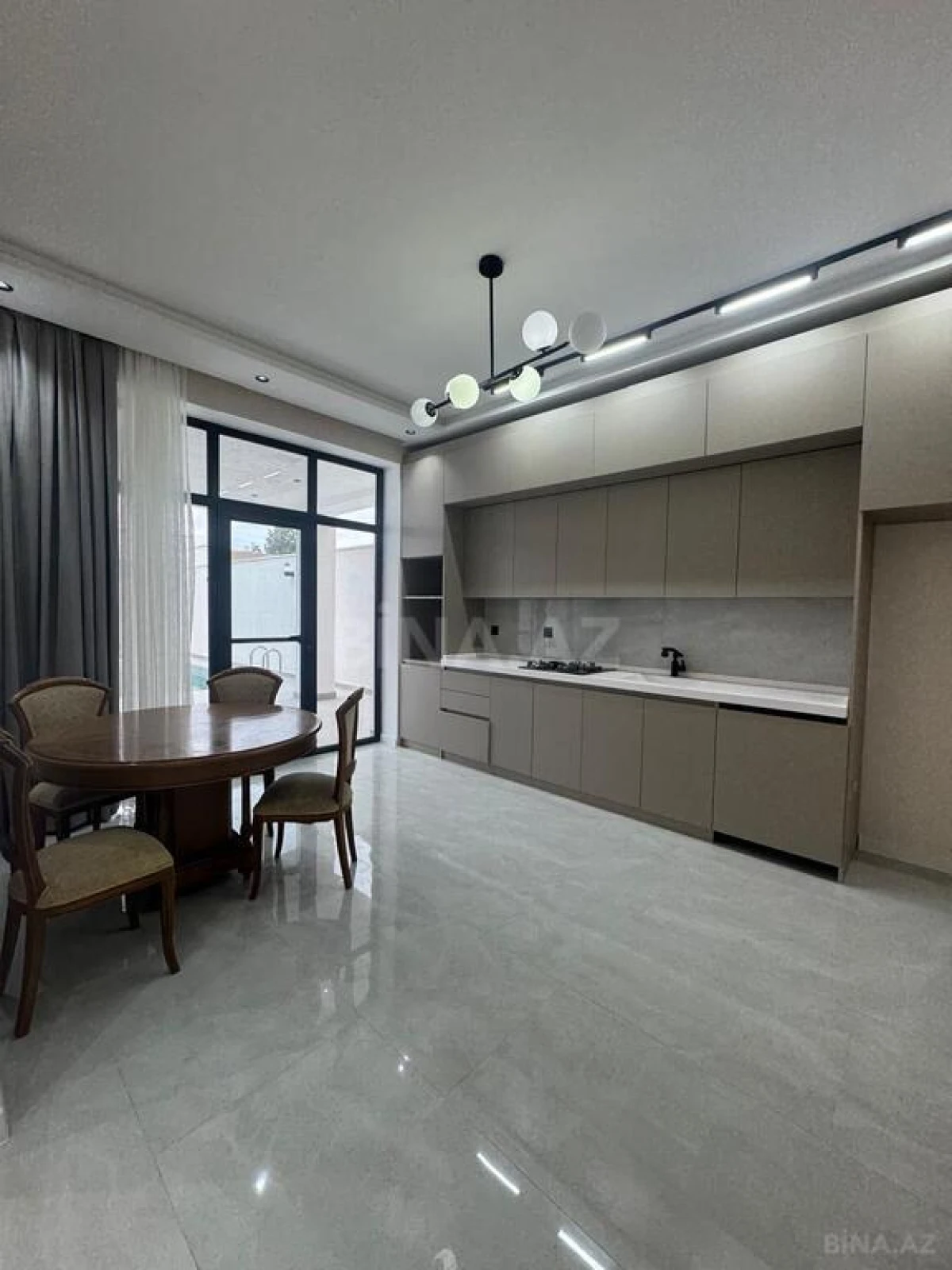 Satılır 4 otaqlı həyət evi 160 m²
