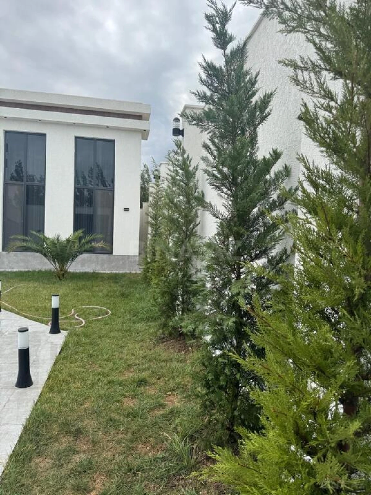 Satılır 4 otaqlı həyət evi 160 m²