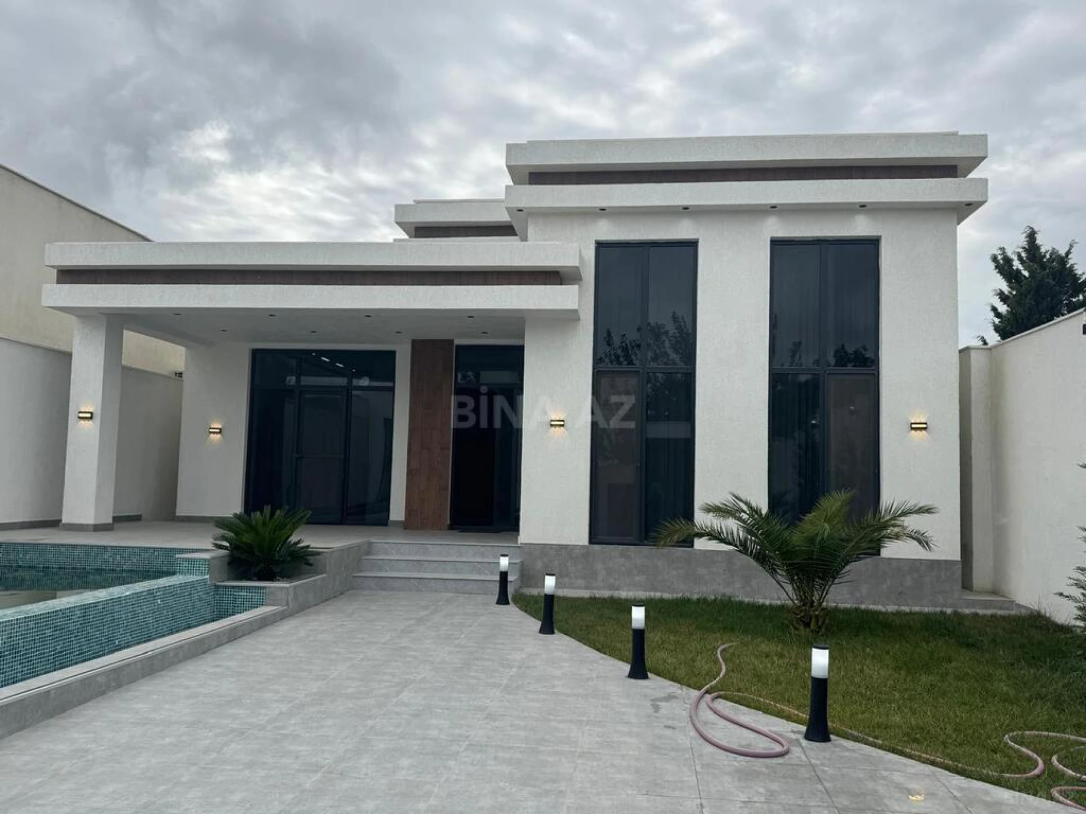 Satılır 4 otaqlı həyət evi 160 m²