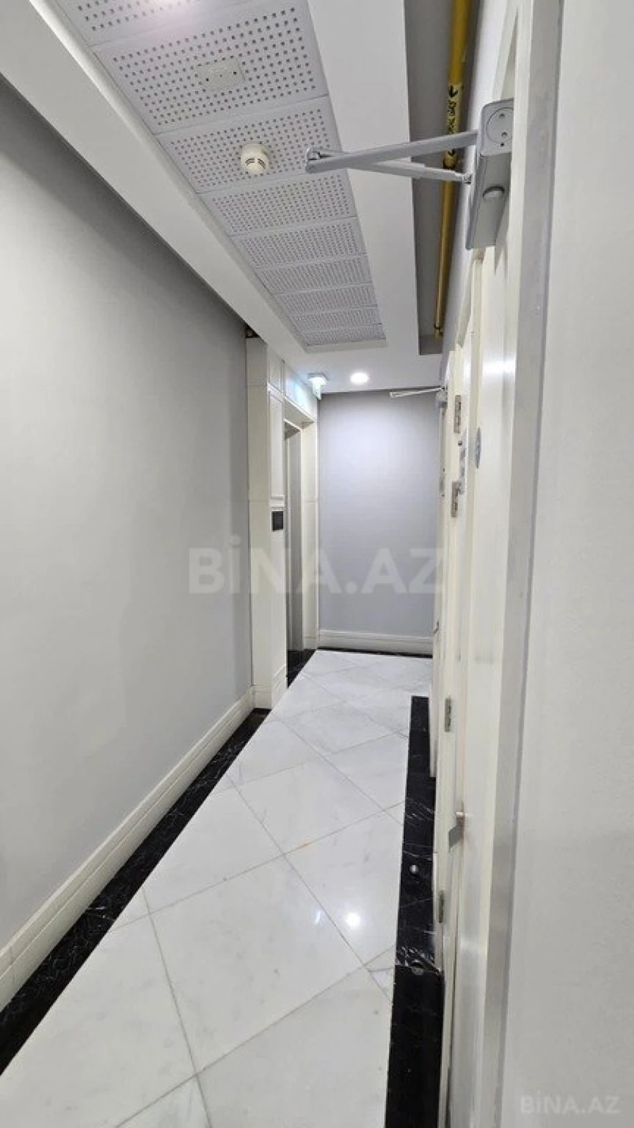 Satılır 4 otaqlı mənzil 132 m²