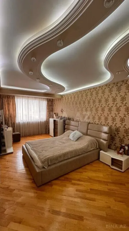 Satılır 3 otaqlı mənzil 124 m²