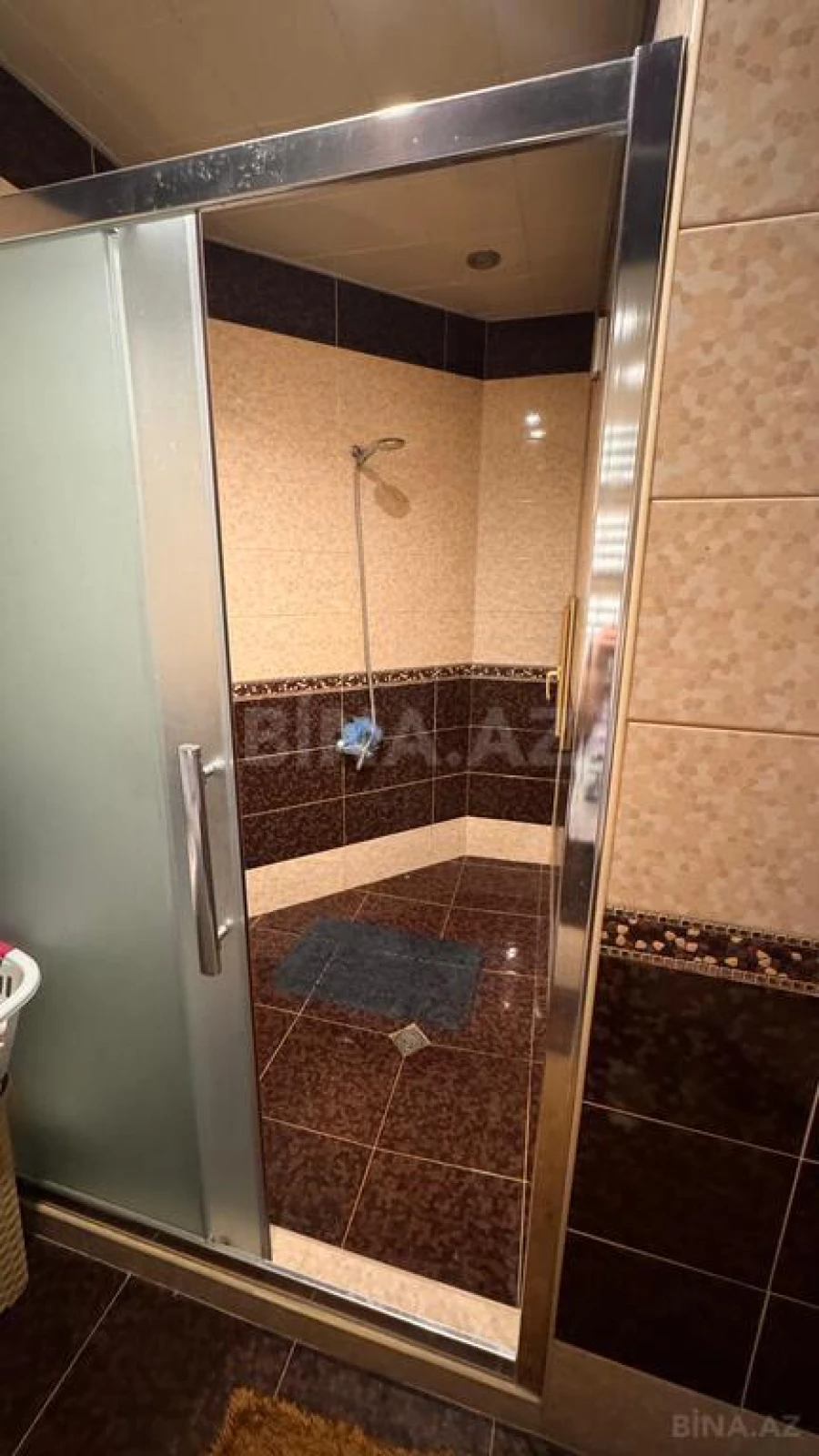 Satılır 3 otaqlı mənzil 124 m²