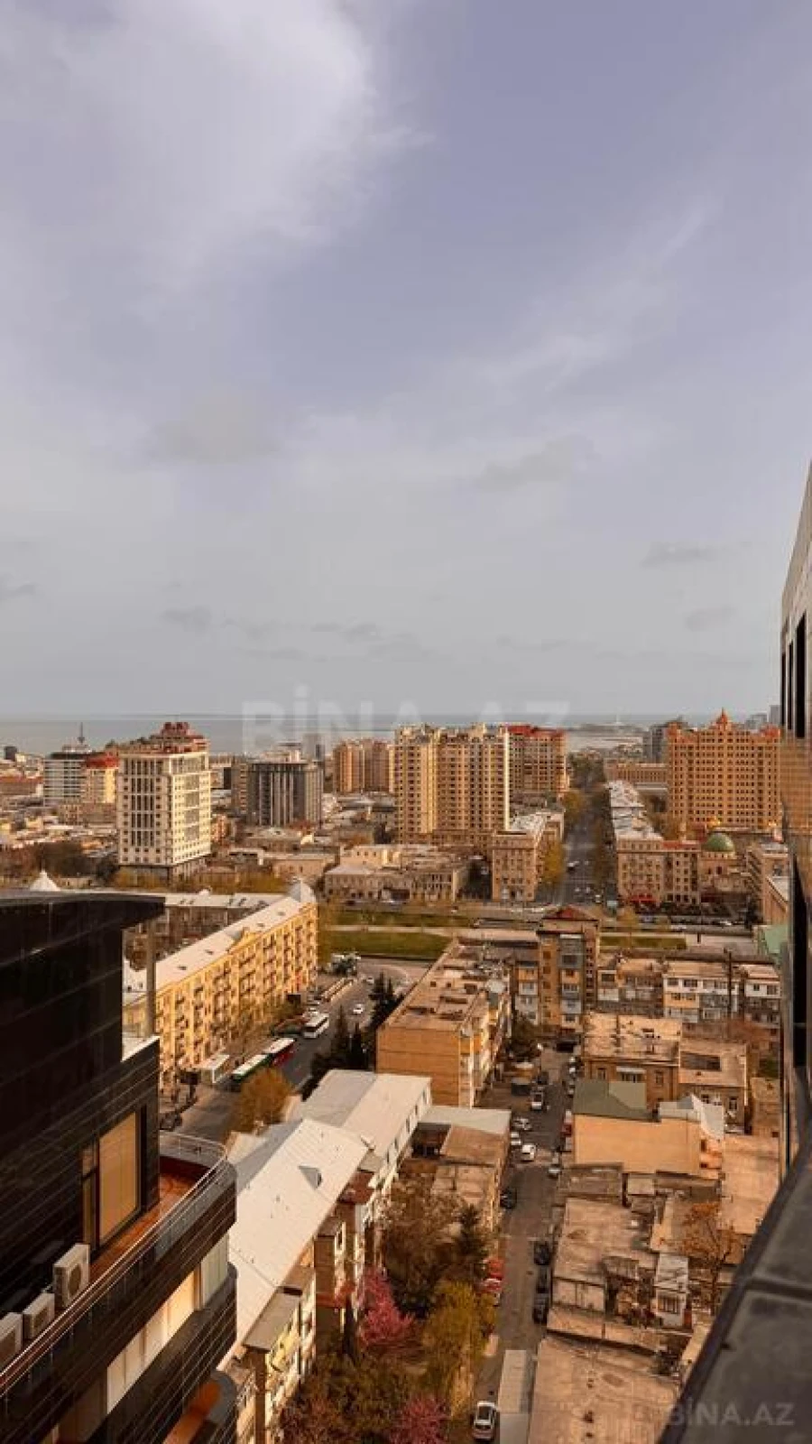 Satılır 3 otaqlı mənzil 124 m²