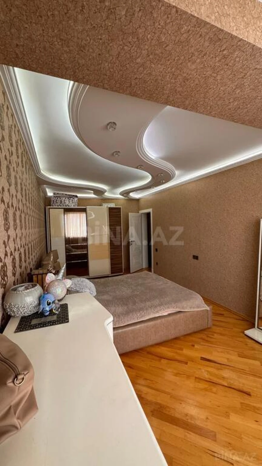 Satılır 3 otaqlı mənzil 124 m²