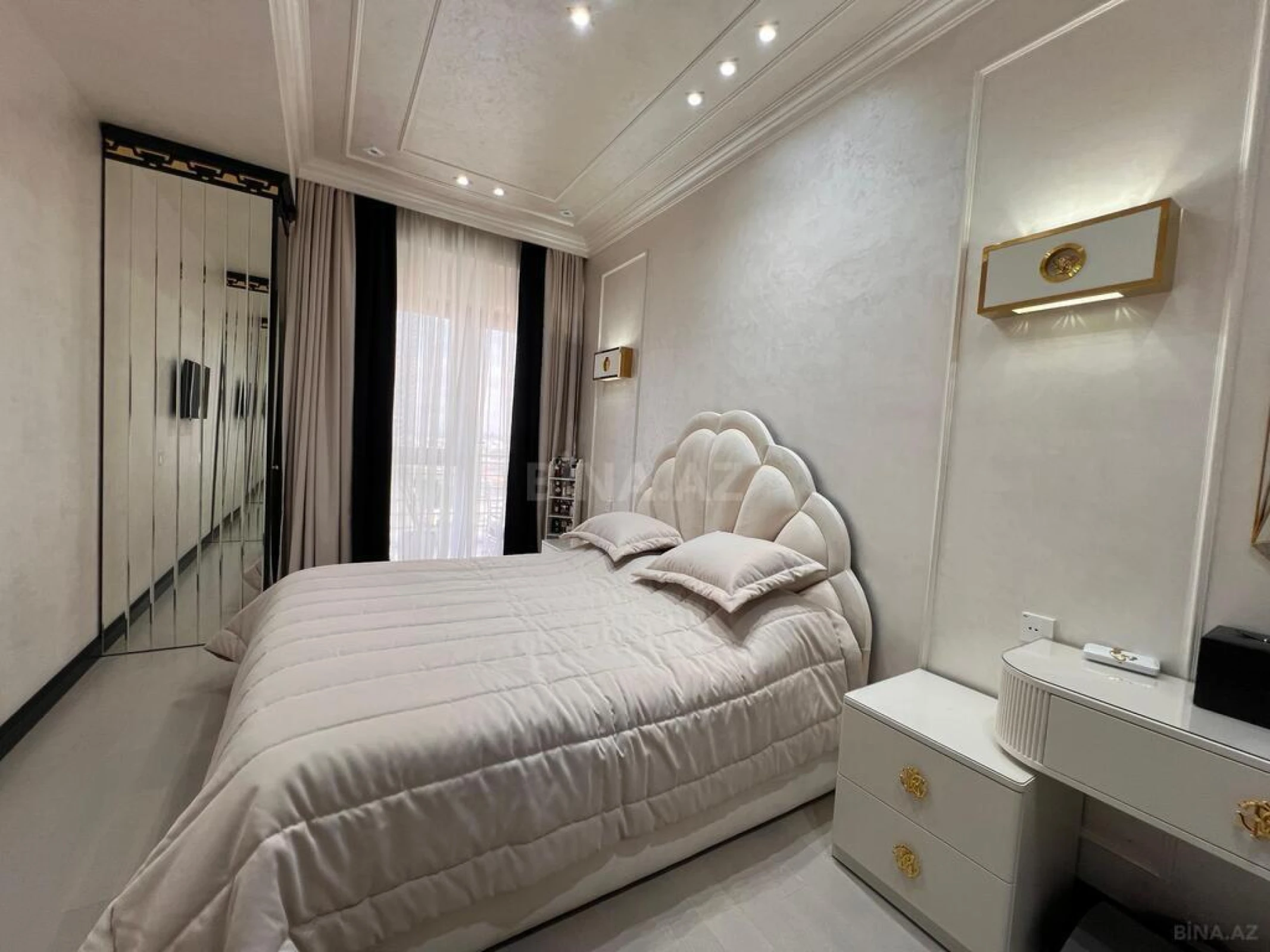 Satılır 3 otaqlı mənzil 120 m²