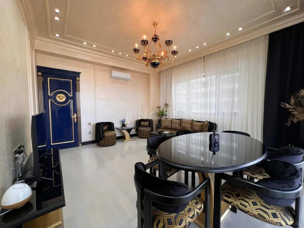 Satılır 3 otaqlı mənzil 120 m²