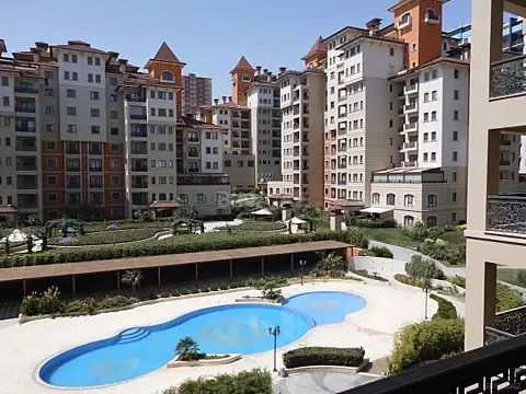 Satılır 4 otaqlı mənzil 205 m²