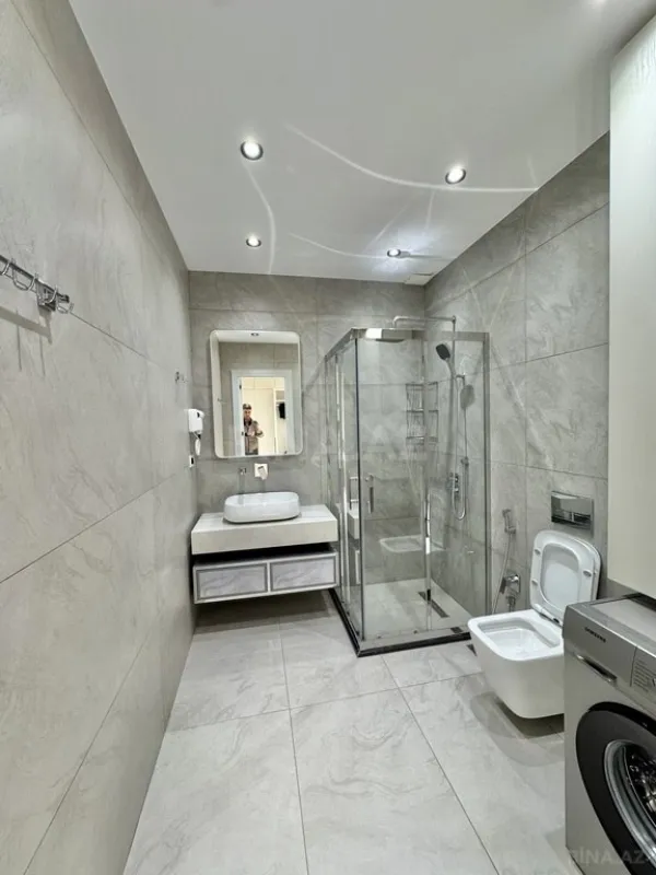 Satılır 2 otaqlı mənzil 68 m²