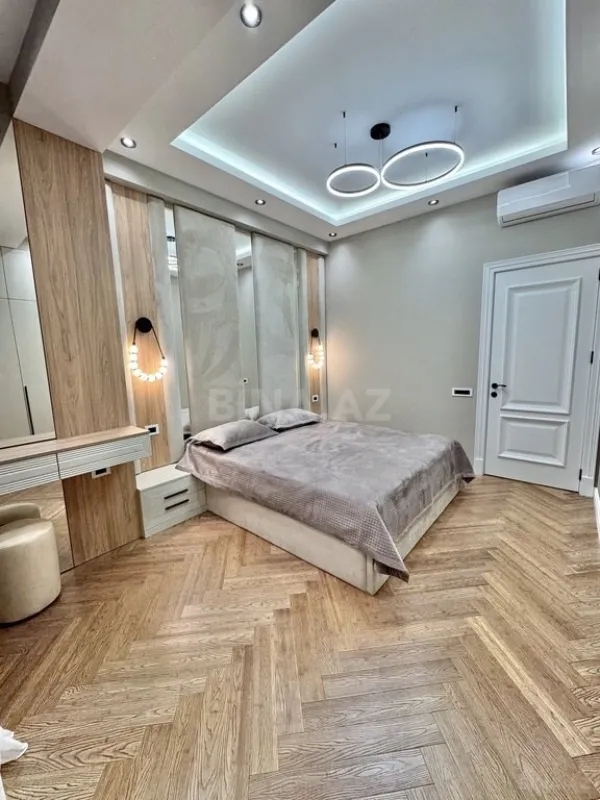 Satılır 2 otaqlı mənzil 68 m²