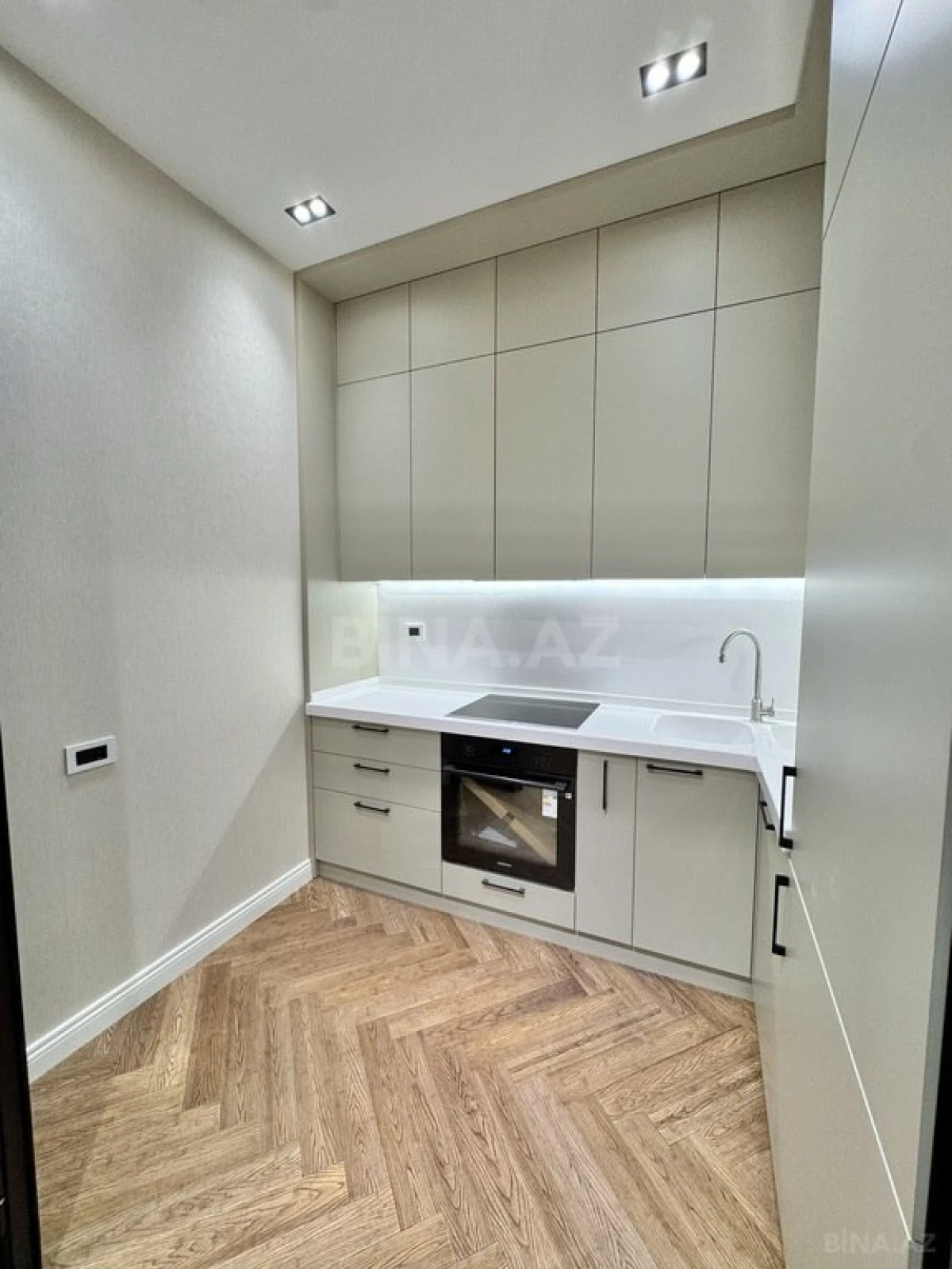 Satılır 2 otaqlı mənzil 68 m²