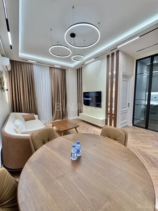 Satılır 2 otaqlı mənzil 68 m²