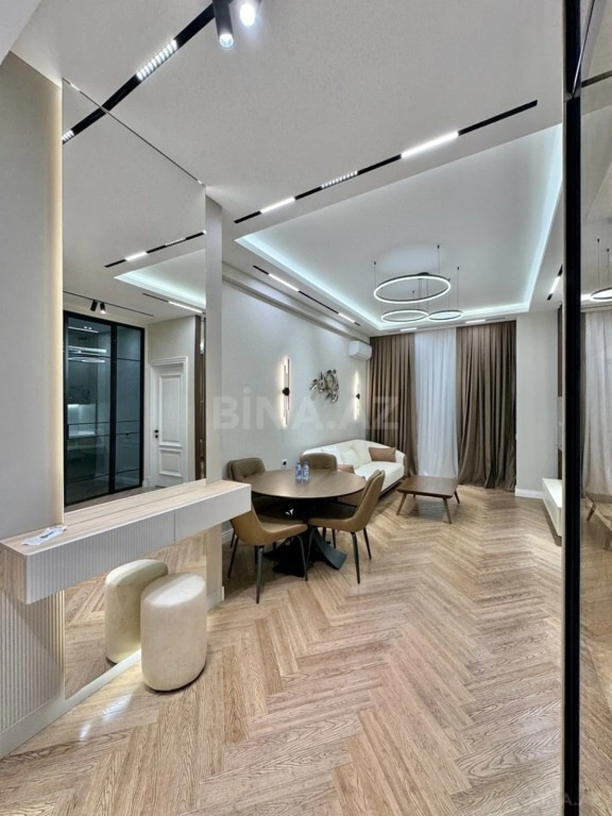 Satılır 2 otaqlı mənzil 68 m²