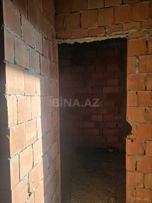 Satılır 5 otaqlı mənzil 226 m²