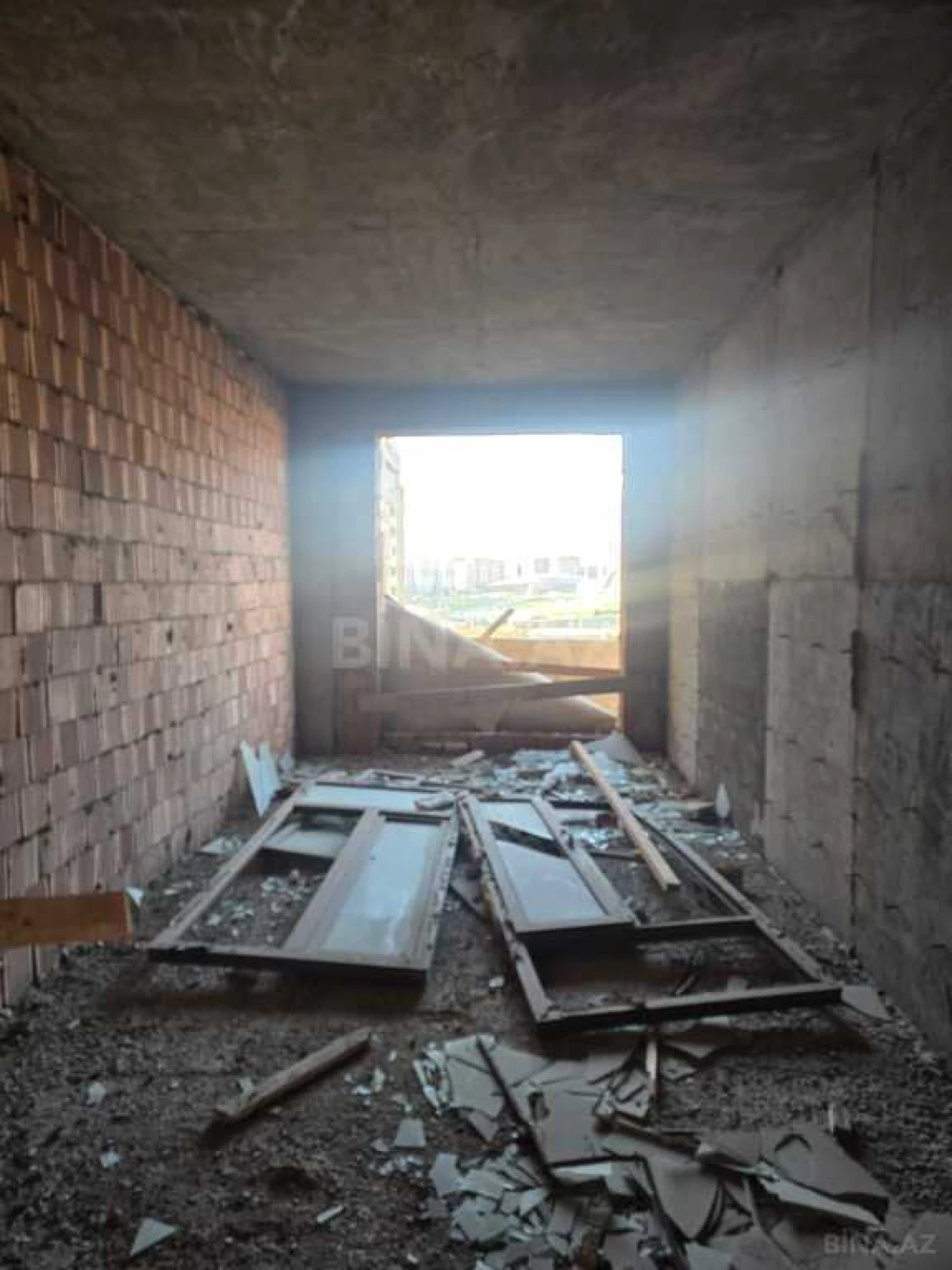 Satılır 5 otaqlı mənzil 226 m²