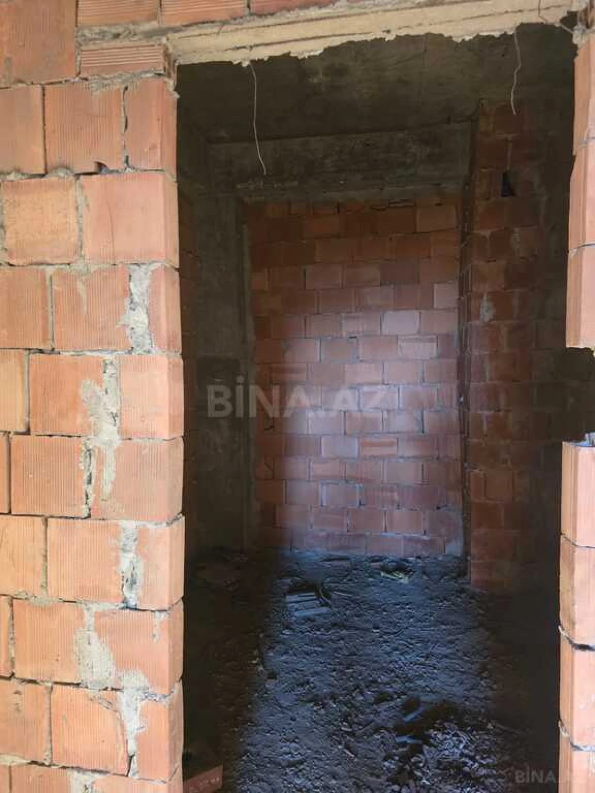 Satılır 5 otaqlı mənzil 226 m²