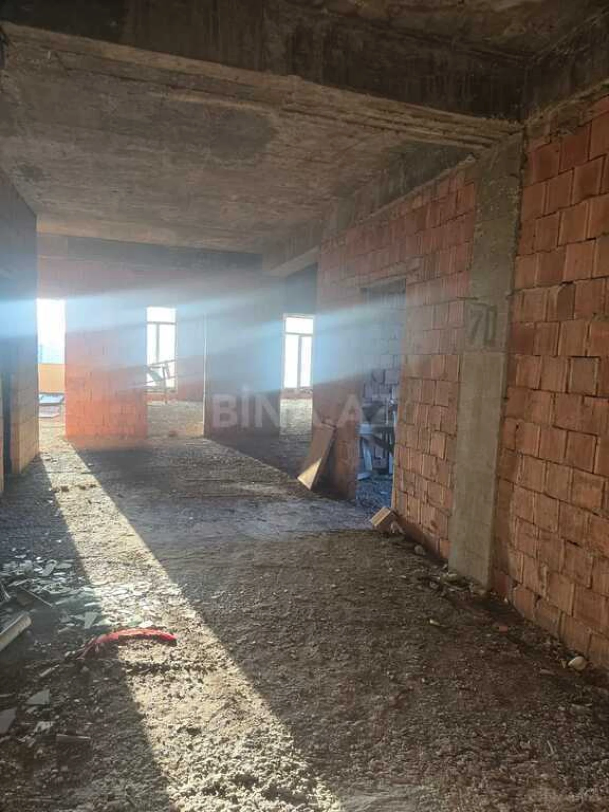 Satılır 5 otaqlı mənzil 226 m²